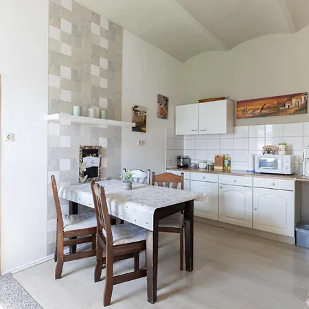 Baatz شقة ليهنين